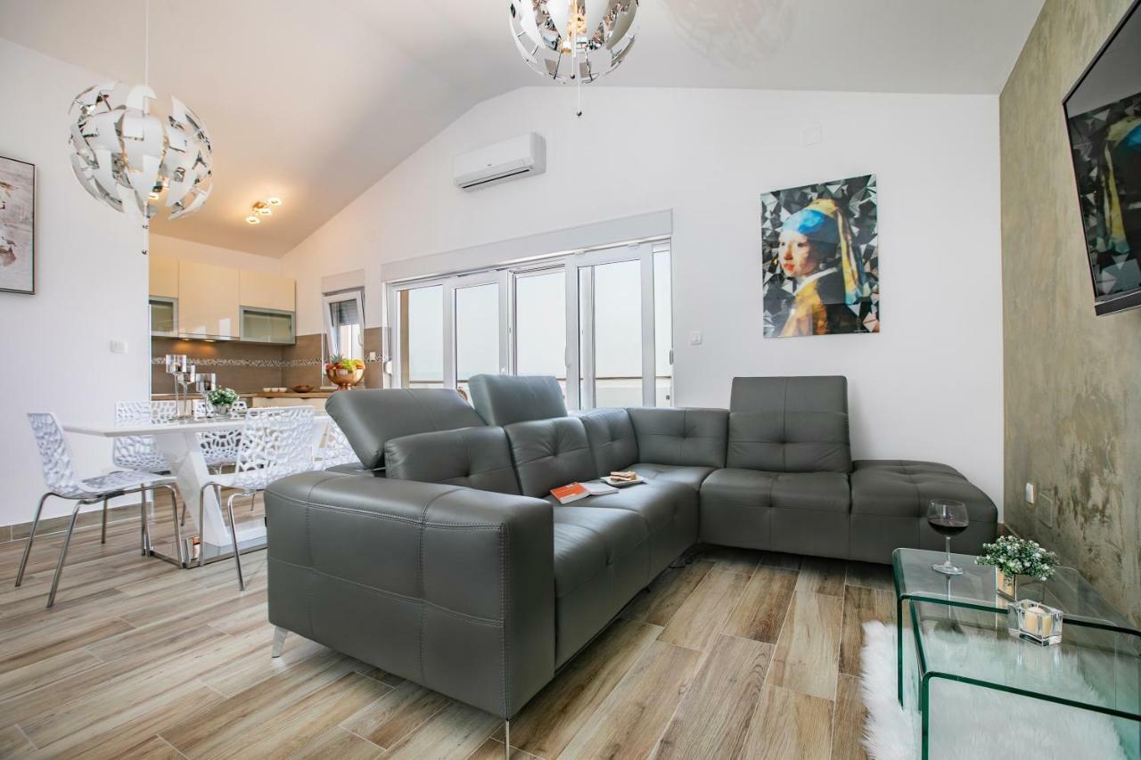 Sea Sparkle Luxury Apartment Split Exterior photo